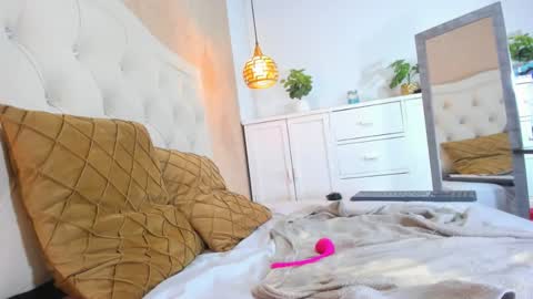 L I S S A  online show from 02-19-25, 06:55