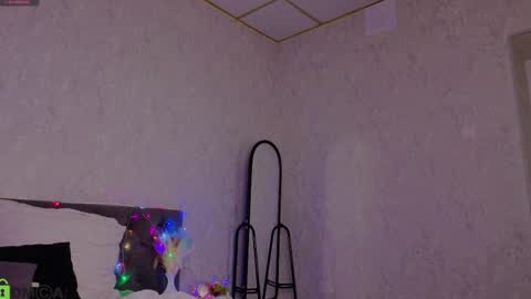 Lissa online show from 05-20-26, 01:12