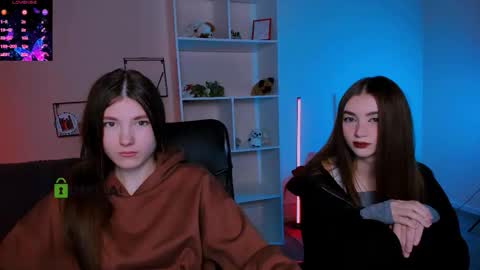 lissa_night online show from 10-13-25, 12:38