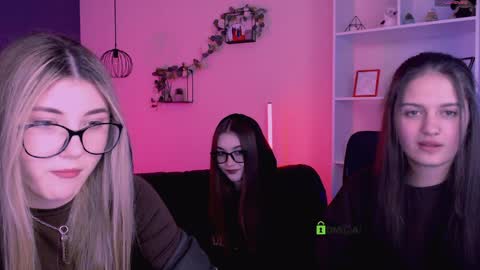 lissa_night online show from 04-05-26, 07:11