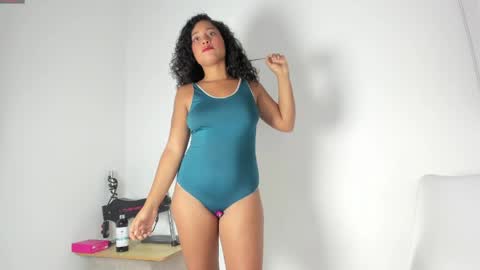 Snapshot of lissa_petitee chatting on 05-23-26, 12:16 lissa_petitee online show from 05-23-26, 12:16