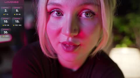 Snapshot of lissablush_ chatting on 09-15-25, 08:47 Lissa online show from 09-15-25, 08:47