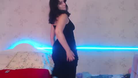Snapshot of lissalucy chatting on 06-29-26, 07:25 Alice Dont forget to thumbs up its very important online show from 06-29-26, 07:25
