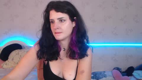 Snapshot of lissalucy chatting on 07-23-26, 10:35 Alice Dont forget to thumbs up its very important online show from 07-23-26, 10:35