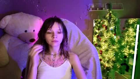 Lena online show from 12-17-25, 08:53