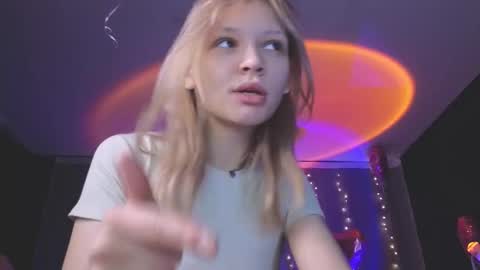 Lena online show from 02-22-26, 09:52