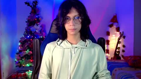 Snapshot of literateboy chatting on 12-16-24, 11:01 Literateboy online show from 12-16-24, 11:01