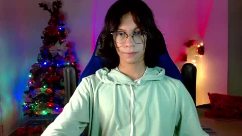 Snapshot of literateboy chatting on 12-18-24, 11:13 Literateboy online show from 12-18-24, 11:13