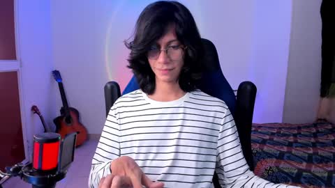 Snapshot of literateboy chatting on 01-01-25, 11:18 Literateboy online show from 01-01-25, 11:18