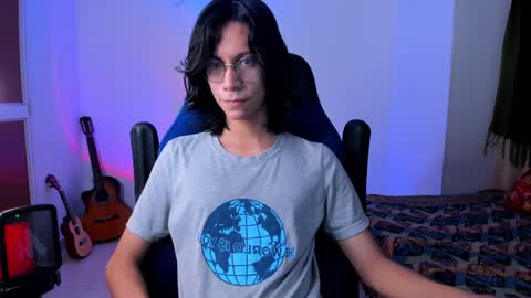 Snapshot of literateboy chatting on 01-06-25, 11:31 Literateboy online show from 01-06-25, 11:31