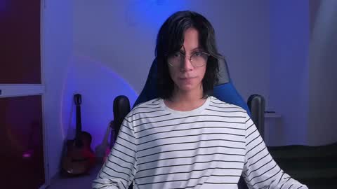 Snapshot of literateboy chatting on 02-06-25, 12:00 Literateboy online show from 02-06-25, 12:00