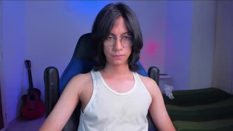 Snapshot of literateboy chatting on 03-11-25, 12:11 Literateboy online show from 03-11-25, 12:11