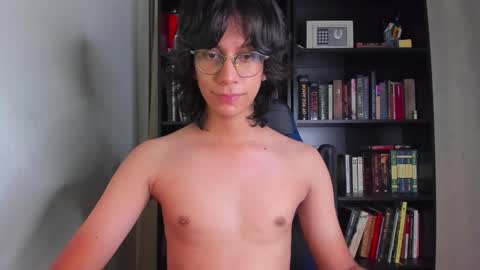 Snapshot of literateboy chatting on 10-18-25, 12:57 Literateboy online show from 10-18-25, 12:57