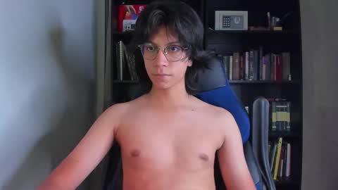 Snapshot of literateboy chatting on 10-20-25, 12:33 Literateboy online show from 10-20-25, 12:33