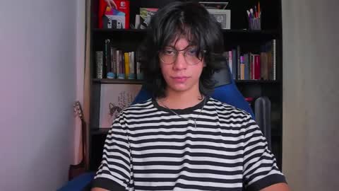 Snapshot of literateboy chatting on 11-09-25, 01:15 Literateboy online show from 11-09-25, 01:15