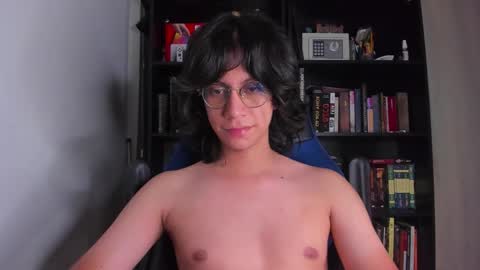 Snapshot of literateboy chatting on 11-24-25, 01:05 Literateboy online show from 11-24-25, 01:05