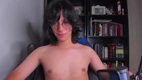 Snapshot of literateboy chatting on 12-02-25, 01:11 Literateboy online show from 12-02-25, 01:11