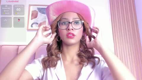 Snapshot of litlle_chanel chatting on 10-10-25, 11:31 Channel online show from 10-10-25, 11:31