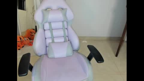 Danni online show from 12-23-24, 01:40