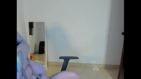 Danni online show from 02-28-25, 01:05