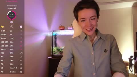 Snapshot of litllle_alis_a chatting on 10-26-25, 09:10 Alisa online show from 10-26-25, 09:10