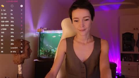 Snapshot of litllle_alis_a chatting on 11-26-25, 02:18 Alisa online show from 11-26-25, 02:18