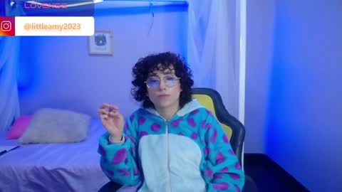 Snapshot of little__amy_ chatting on 12-21-24, 09:04  AMY  online show from 12-21-24, 09:04