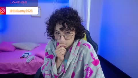 Snapshot of little__amy_ chatting on 01-02-25, 07:12  AMY  online show from 01-02-25, 07:12