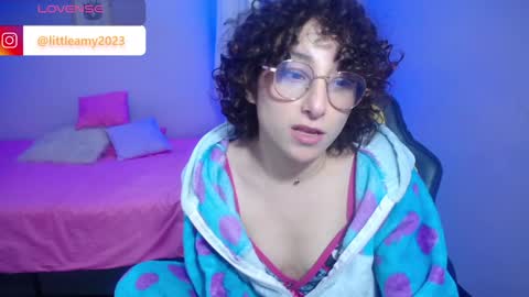Snapshot of little__amy_ chatting on 01-09-25, 10:41  AMY  online show from 01-09-25, 10:41