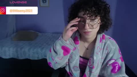 Snapshot of little__amy_ chatting on 01-10-25, 08:29  AMY  online show from 01-10-25, 08:29