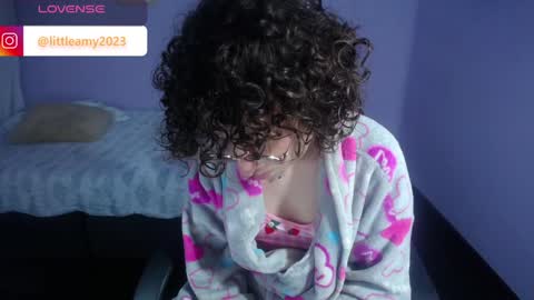Snapshot of little__amy_ chatting on 01-11-25, 10:08  AMY  online show from 01-11-25, 10:08