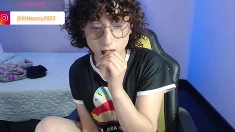 Snapshot of little__amy_ chatting on 01-26-25, 04:30  AMY  online show from 01-26-25, 04:30