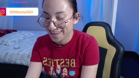 Snapshot of little__amy_ chatting on 02-06-25, 02:33  AMY  online show from 02-06-25, 02:33