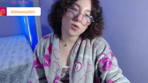 Snapshot of little__amy_ chatting on 02-19-25, 05:27  AMY  online show from 02-19-25, 05:27