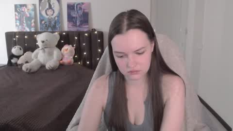 Snapshot of little__flowers chatting on 10-11-25, 06:56 little__flowers online show from 10-11-25, 06:56