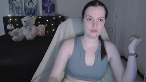 Snapshot of little__flowers chatting on 10-15-25, 08:03 little__flowers online show from 10-15-25, 08:03