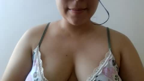 Snapshot of little_anef chatting on 06-25-26, 06:12 little_anef online show from 06-25-26, 06:12