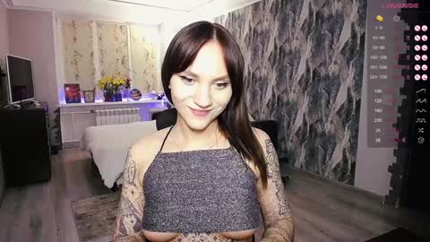 Snapshot of little_birdy chatting on 02-04-25, 06:06 Birdy online show from 02-04-25, 06:06