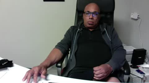 Snapshot of little_buddha chatting on 05-11-26, 07:44 Pure Black Power online show from 05-11-26, 07:44