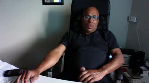 Snapshot of little_buddha chatting on 06-01-26, 05:58 Pure Black Power online show from 06-01-26, 05:58
