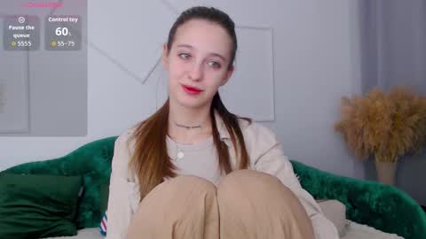 Snapshot of little_cherry___ chatting on 09-24-25, 06:39 Lana online show from 09-24-25, 06:39