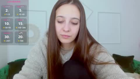 Snapshot of little_cherry___ chatting on 10-11-25, 07:07 Lana online show from 10-11-25, 07:07