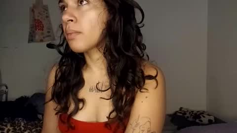 Snapshot of little_doll25 chatting on 10-23-25, 11:31 Succubus Blue online show from 10-23-25, 11:31