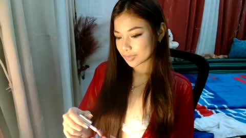 Snapshot of little_jessica17 chatting on 06-17-26, 05:25 JELYAN online show from 06-17-26, 05:25