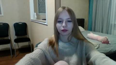 Snapshot of little_mariaa chatting on 09-24-25, 05:27 Maria online show from 09-24-25, 05:27