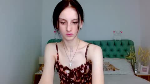 Snapshot of little_mollee chatting on 09-22-25, 09:50 little_mollee online show from 09-22-25, 09:50