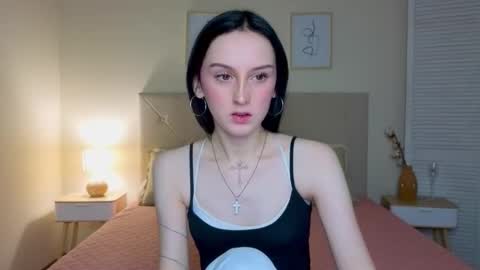 Snapshot of little_mollee chatting on 10-06-25, 08:17 little_mollee online show from 10-06-25, 08:17