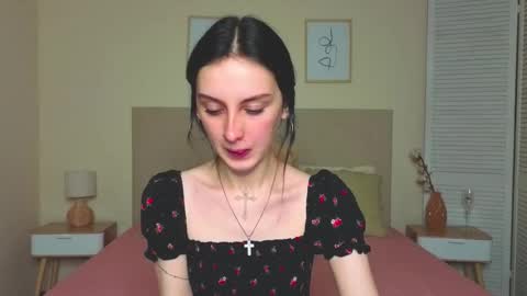 Snapshot of little_mollee chatting on 10-15-25, 09:04 little_mollee online show from 10-15-25, 09:04