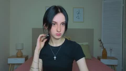 Snapshot of little_mollee chatting on 10-19-25, 09:37 little_mollee online show from 10-19-25, 09:37