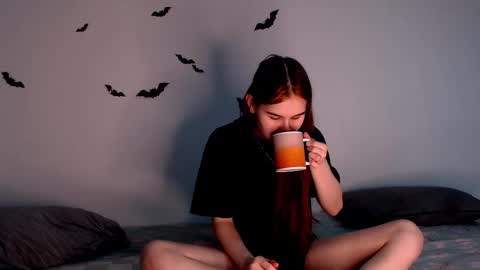 Alice.. online show from 10-23-25, 03:22